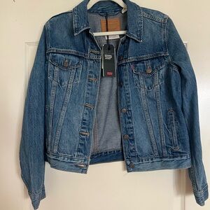 BRAND NEW Levi's Denim Trucker Jacket